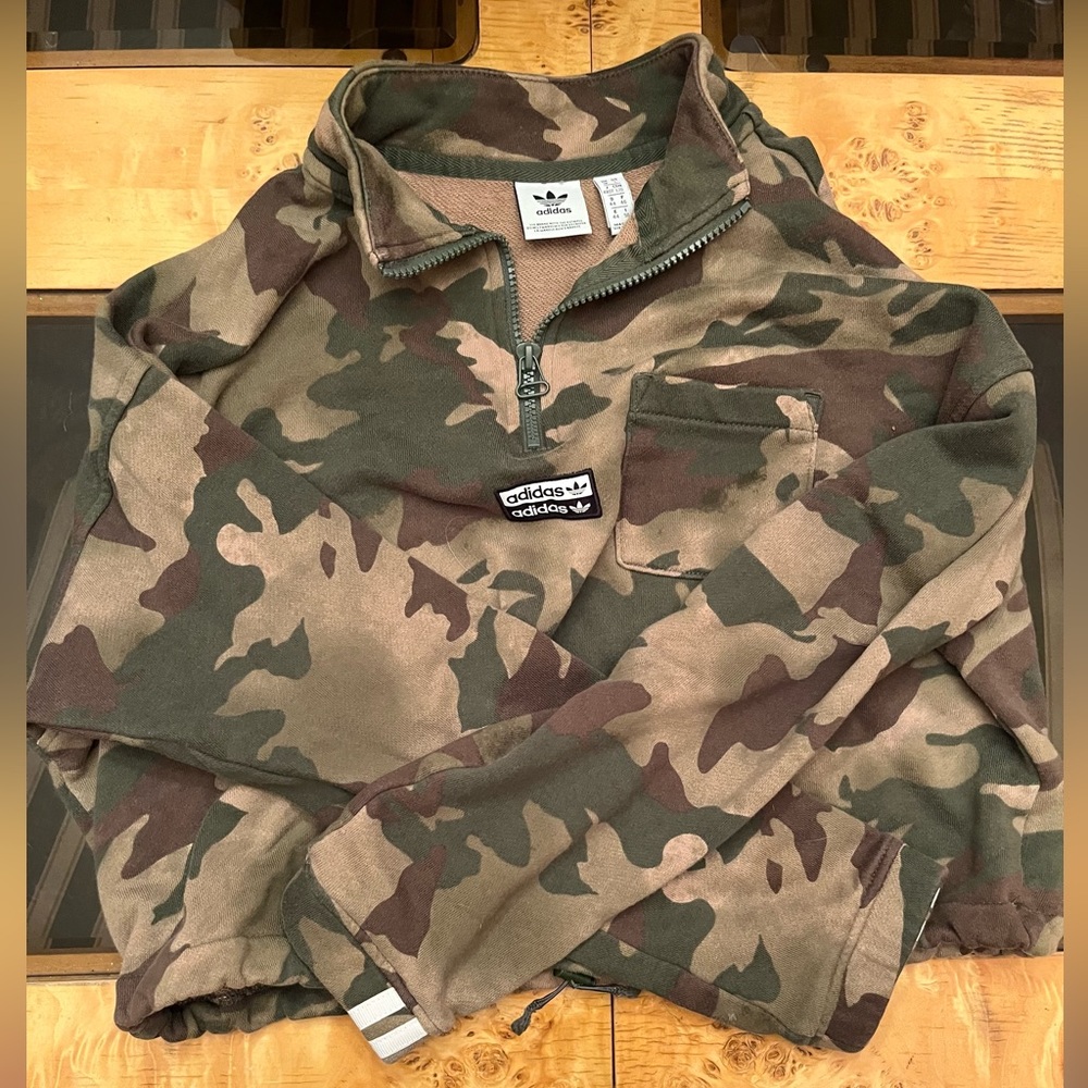 Adidas Woman’s size Large cropped camo crew neck sweatshirt